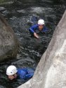 Boggera, canyoning, Svájc, ugrás, víz, bukósisak, úszás, élvezet