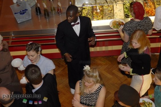 London, Anglia, Haileybury, GNSH, lindy hop, swing, Valentines dinner & bal, Joseph Sewell, ebédlő