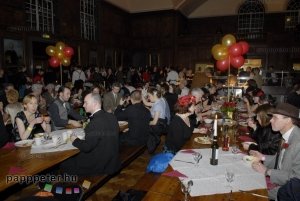 London, Anglia, Haileybury, GNSH, lindy hop, swing, Valentines dinner & bal, ebédlő, fa padok, Harry Potter, lufi, valentin, vacsora